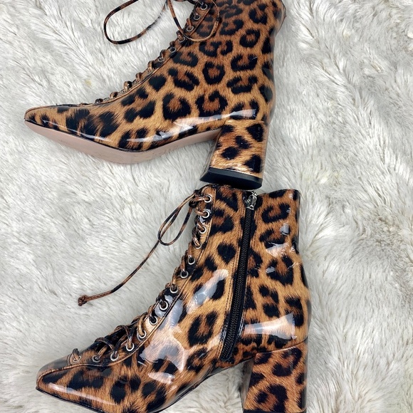 New! SCHUTZ Kika Leopard print Patent Leather Lace up boots booties 5 block heel - Picture 6 of 8